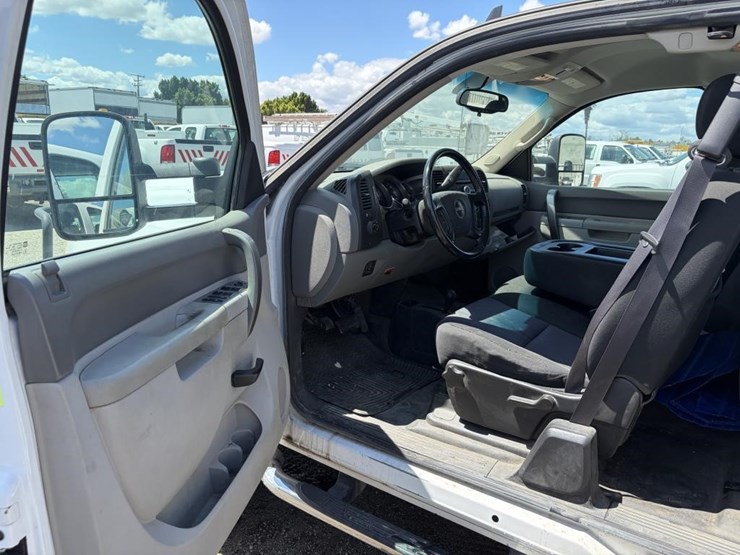 2012-gmc-sierra-2500-image-12