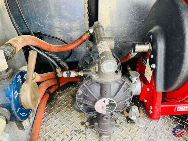 2009-gmc-savana-s/a-enclosed-roadside-service-truck-image-35