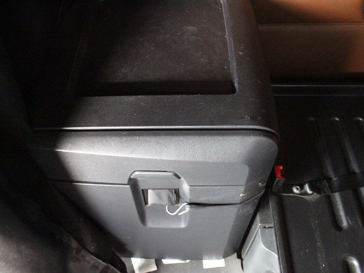 2020-freightliner-cascadia-126-image-39