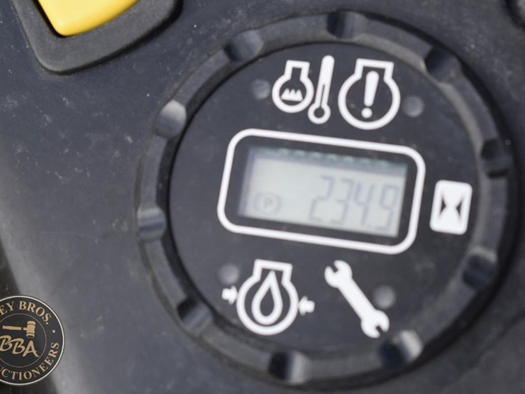 2024-john-deere-z930m-image-11