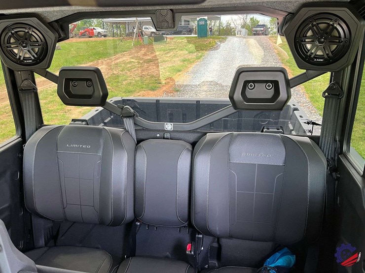 2026-can-am-defender-limited-hd11-triple-image-68