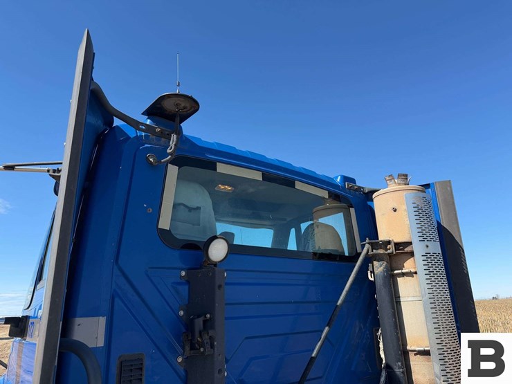 2013-international-prostar-image-13