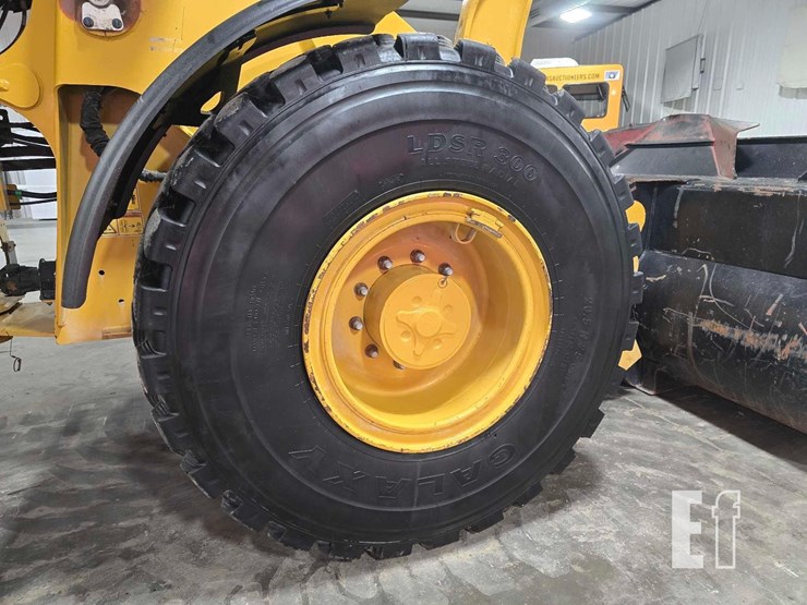 2021-caterpillar-920-image-32