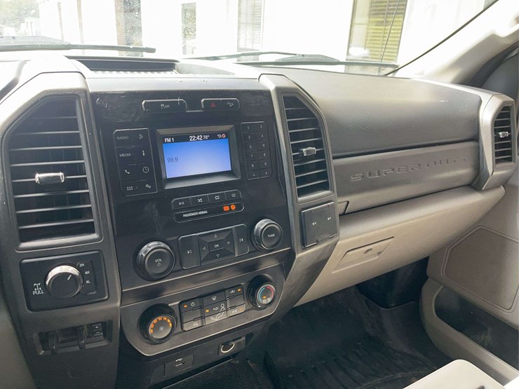 2020-ford-f250-image-8