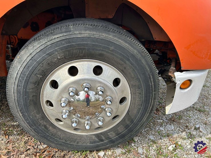 2005-kenworth-t300-image-16