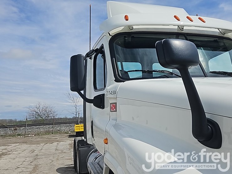 2019-freightliner-cascadia-125-image-24