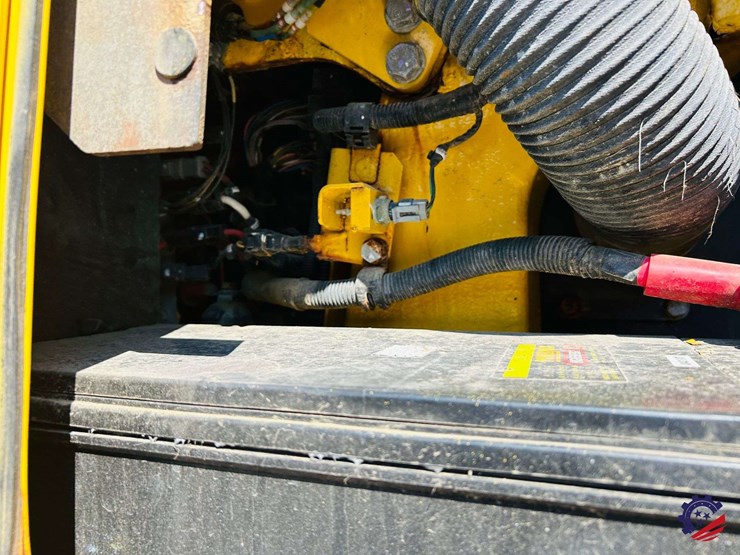 2022-komatsu-d65px-18-image-61