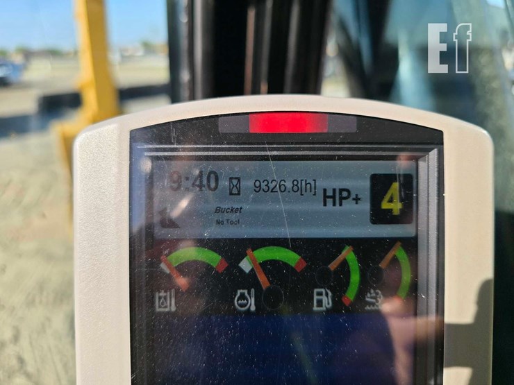 2017-caterpillar-326fl-image-21