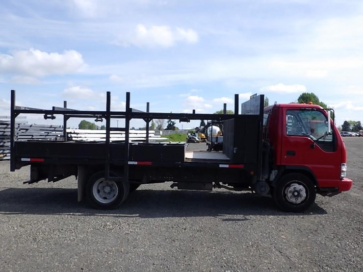 2007-isuzu-nqr-image-4