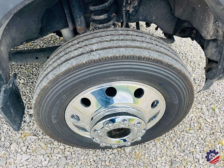 2018-ford-f550-image-15