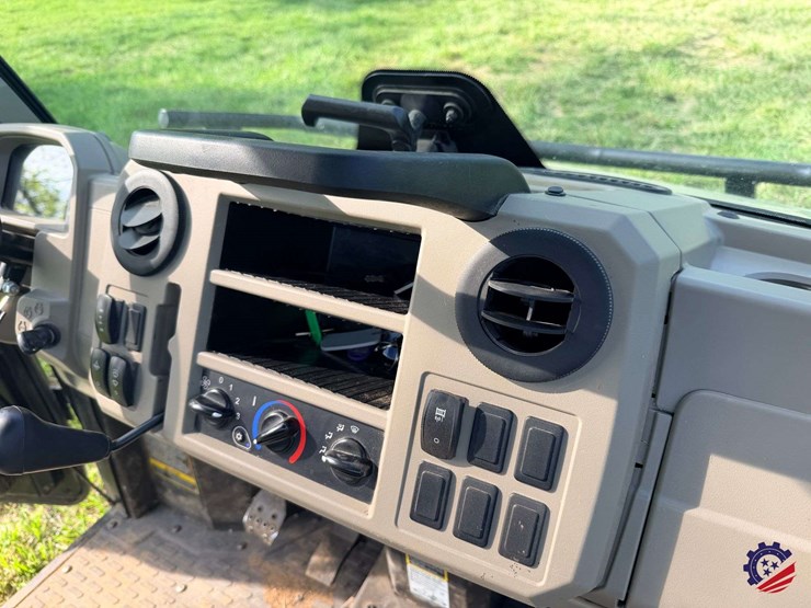 2023-john-deere-gator-xuv-835r-image-57