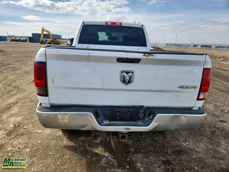 2013-dodge-2500-image-21