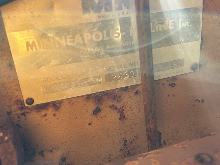 minneapolis-moline-m602-image-29