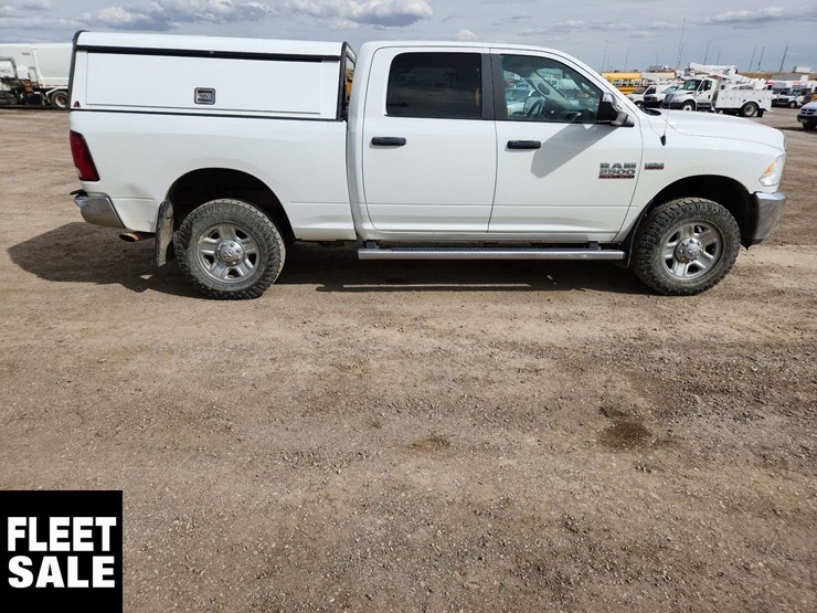 2017-dodge-2500-image-6