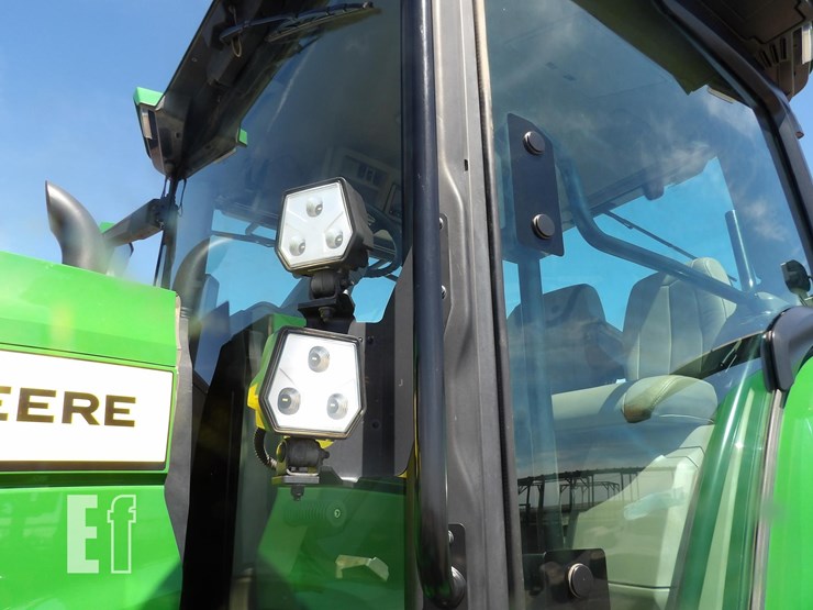 2022-john-deere-8r-370-image-26