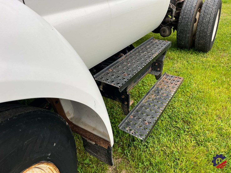 2006-ford-f750-image-12