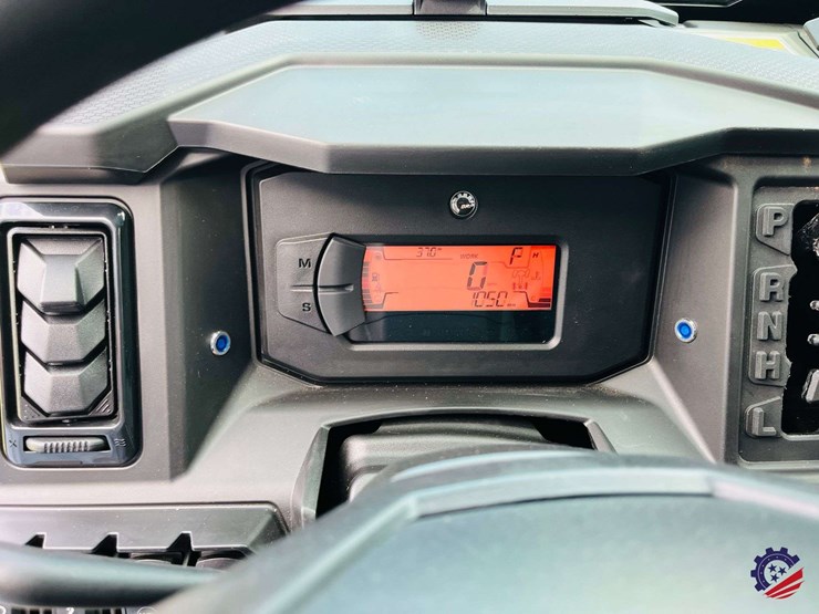 2026-can-am-defender-limited-hd11-triple-image-60