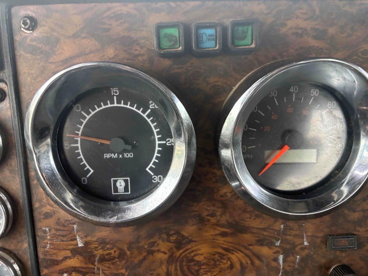 1998-kenworth-t800-image-21