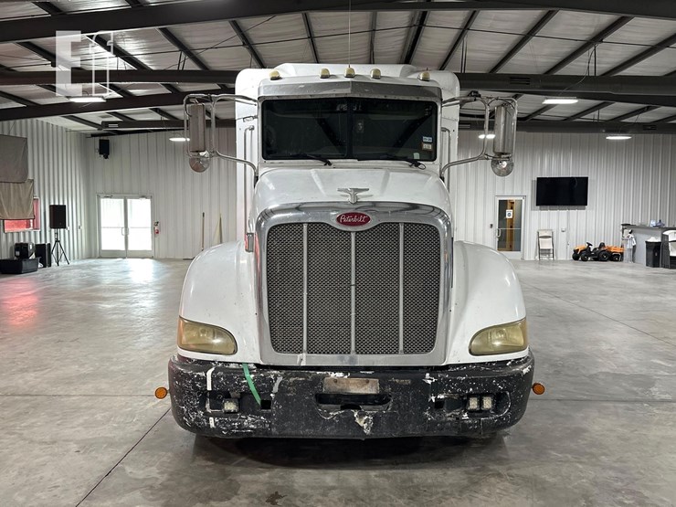 2008-peterbilt-386-image-7