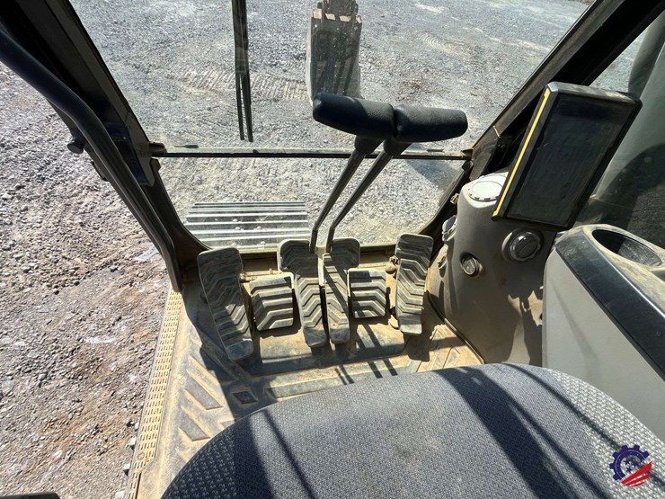 2017-volvo-ec300el-image-81