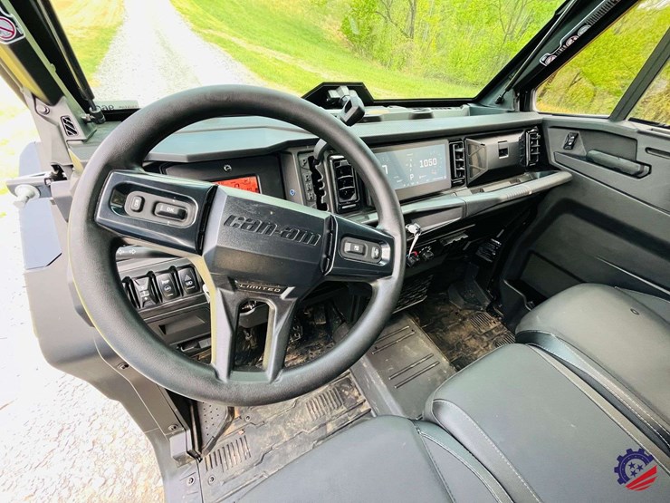 2026-can-am-defender-limited-hd11-triple-image-52