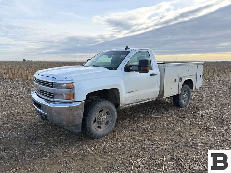 2016-chevrolet-silverado-2500-image-1