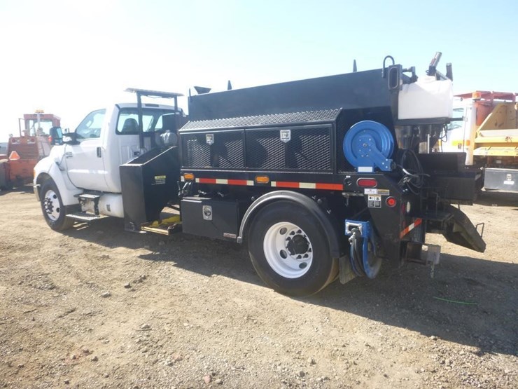 2013-ford-f650-image-4