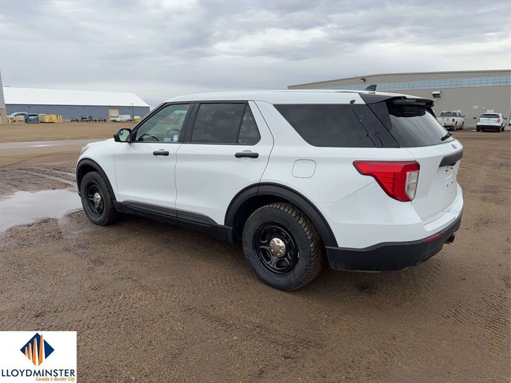 2020-ford-explorer-police-interceptor-image-2