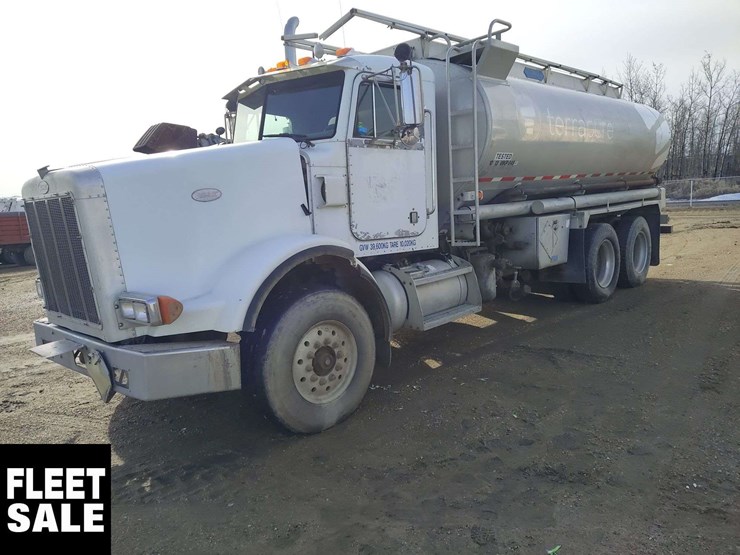 1999-peterbilt-357-image-1