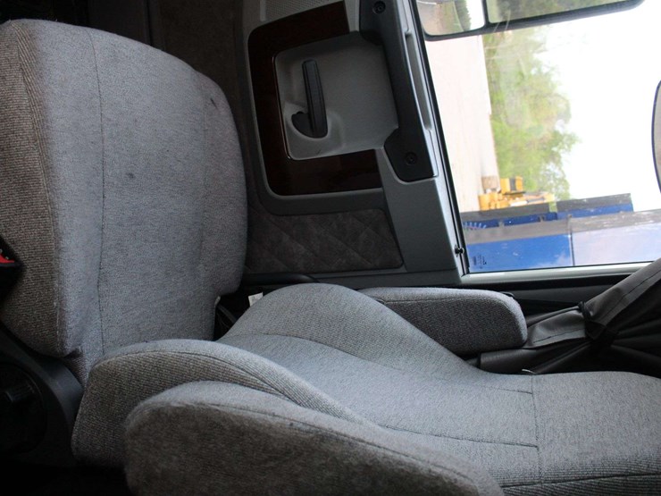 2019-freightliner-corando-glider-3alxfb001ldls9685-mileage:-does-not-run-image-39