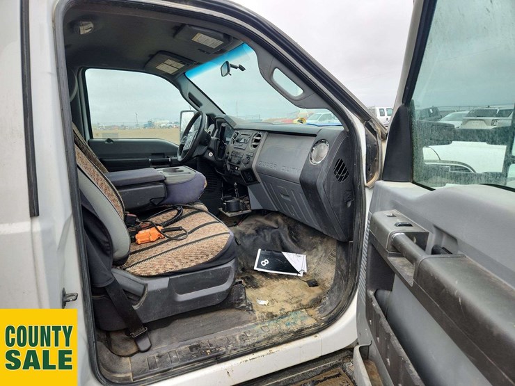 2012-ford-f550-image-19