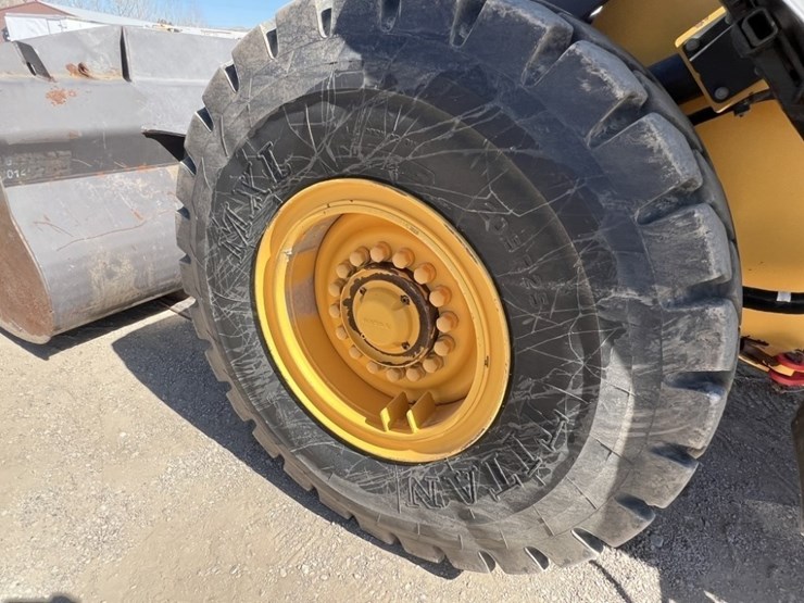 2023-volvo-l70h-wheel-loader-image-15