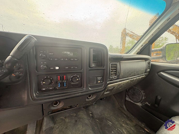 2005-chevrolet-silverado-2500hd-image-60