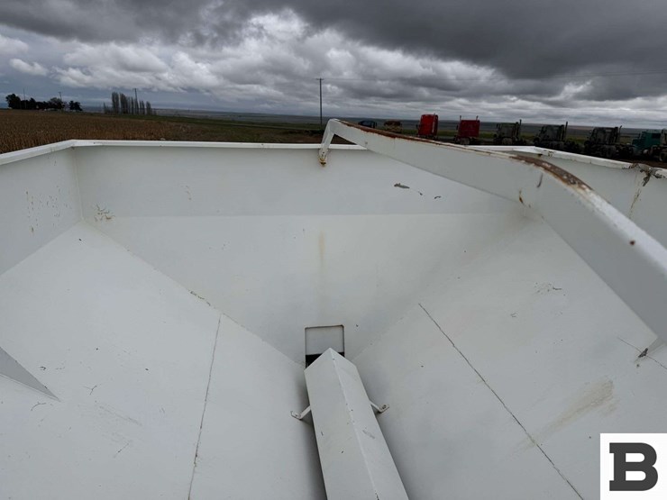 willmar-high-lander-fertilizer-spreader-image-29