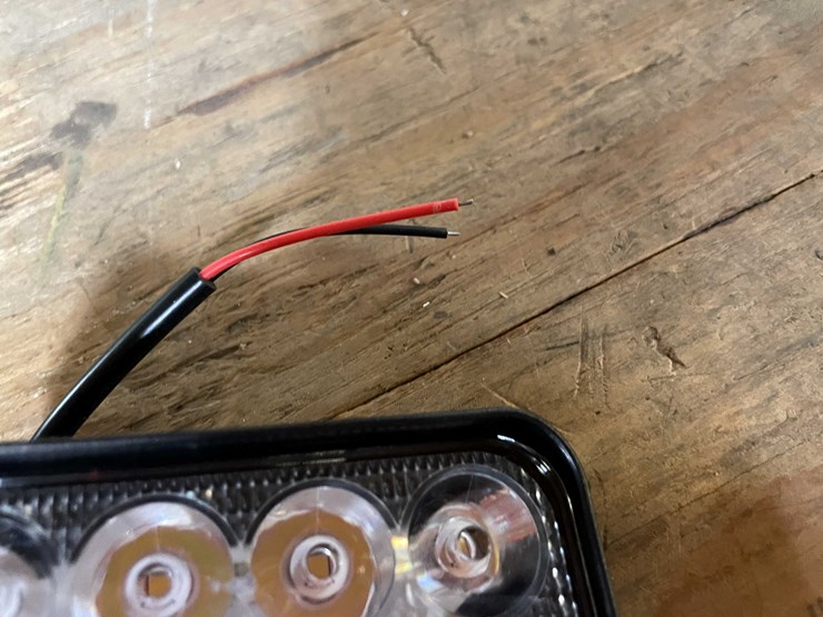 #2422-•-(2)-led-work-lights,-3.5"-square,-12vdc-(pr12)-image-3