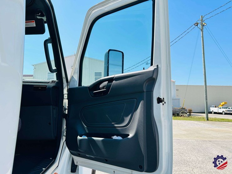 2024-international-lt62f-t/a-truck-tractor-image-114