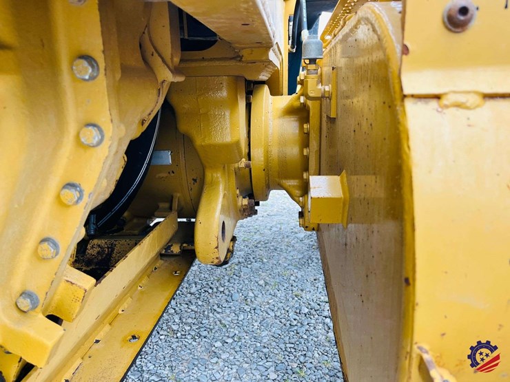 2010-caterpillar-120m-image-74