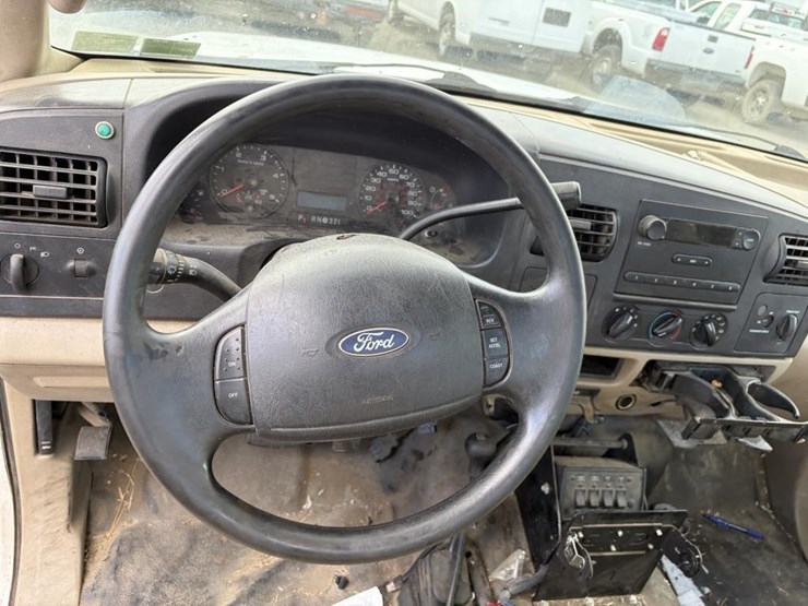 2005-ford-f350-image-11