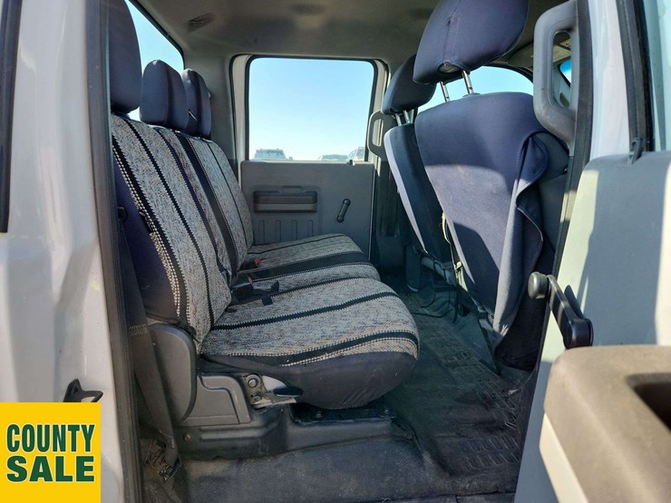 2013-ford-f550-image-23