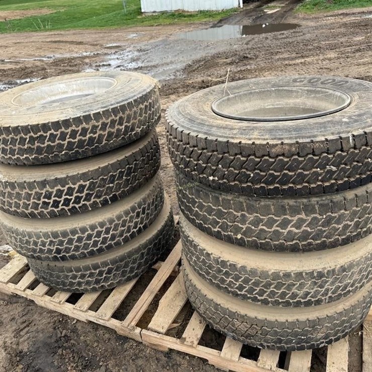 (8) Aluminum 10 Bolt 11R22.5 Semi Tires/Rims