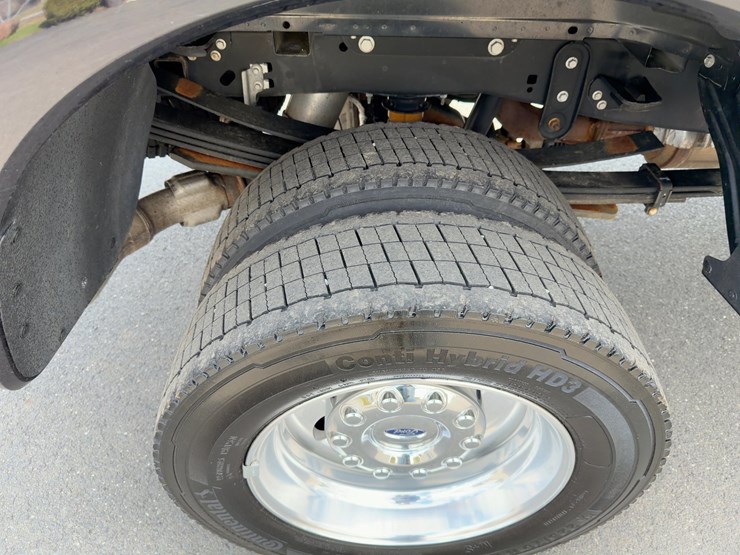 2023-ford-f450-xlt-image-13