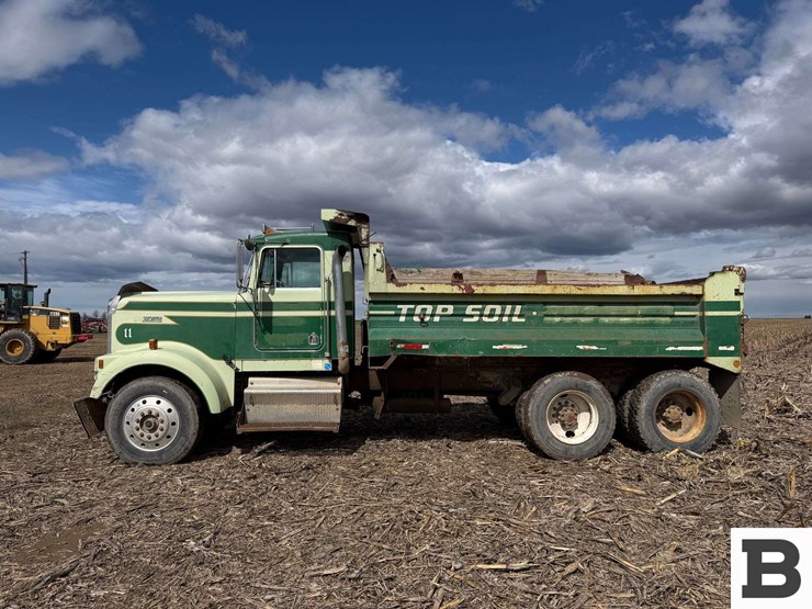 1984-kenworth-w900-image-2