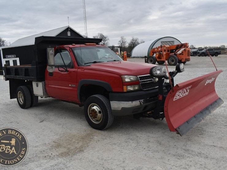 2003-chevrolet-3500-image-11