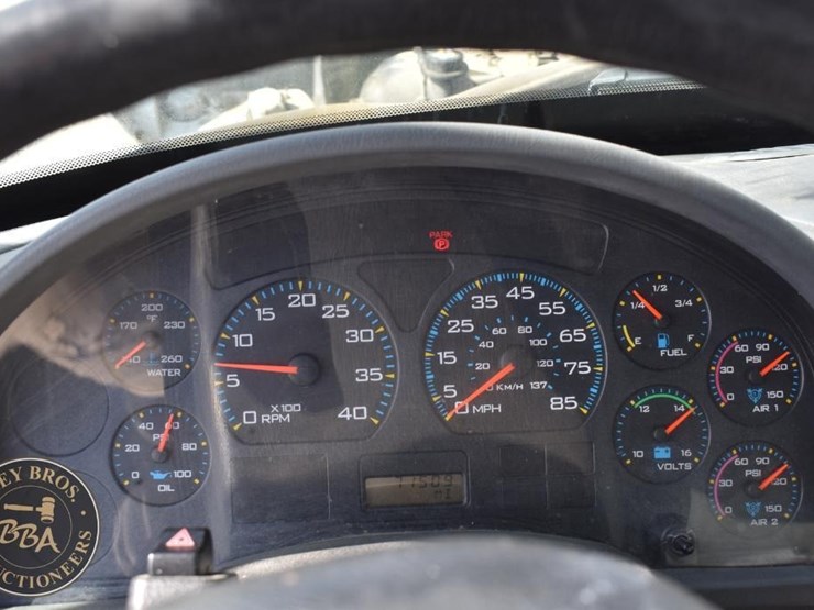 2005-international-durastar-4300-image-42