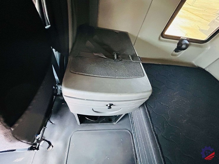 2024-international-lt62f-t/a-truck-tractor-image-96