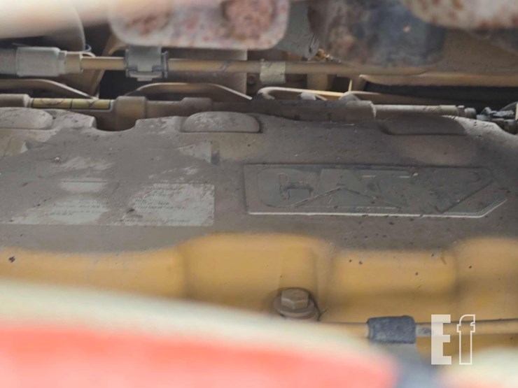 2019-caterpillar-d6-xe-lgp-image-29