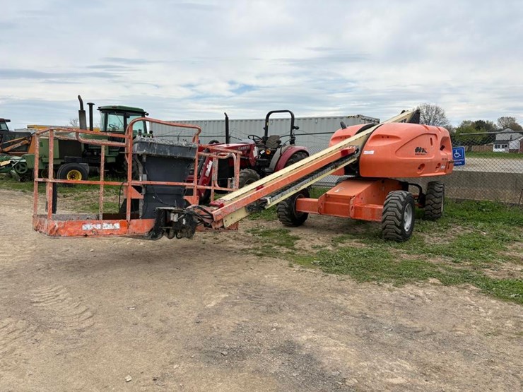 2014-jlg-400s-image-2