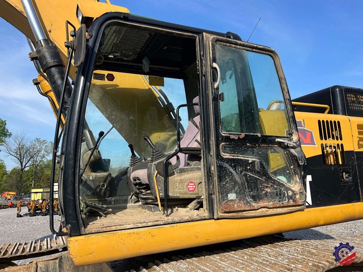 2010-caterpillar-345dl-image-71