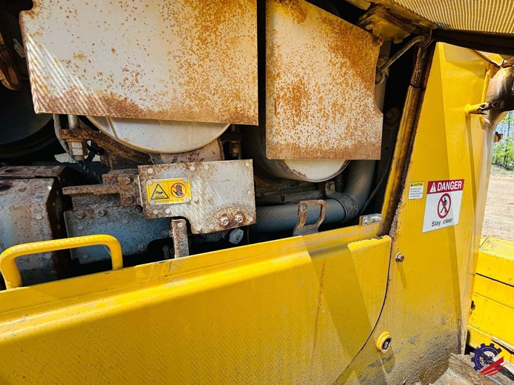 2023-komatsu-d65px-18-image-53