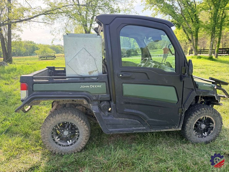 2023-john-deere-gator-xuv-835r-image-4